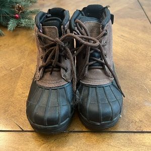 Khombu snowy kids boots size 2